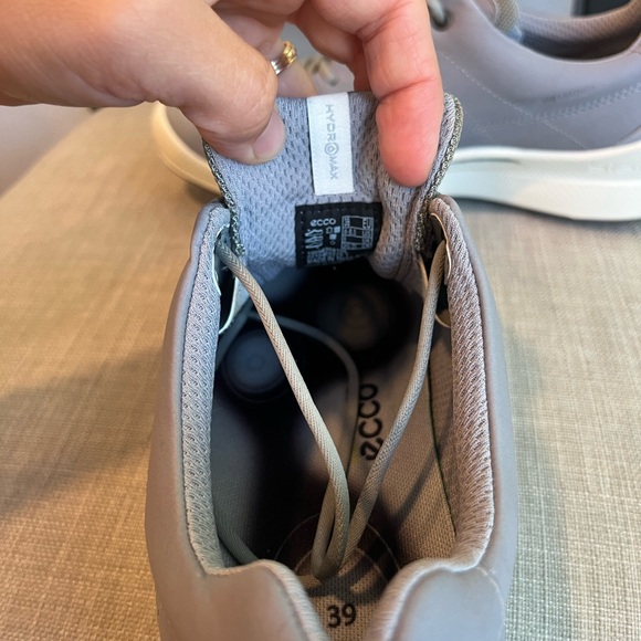 Ecco Sneakers women’s (8-8.5) 39 - Picture 8 of 13